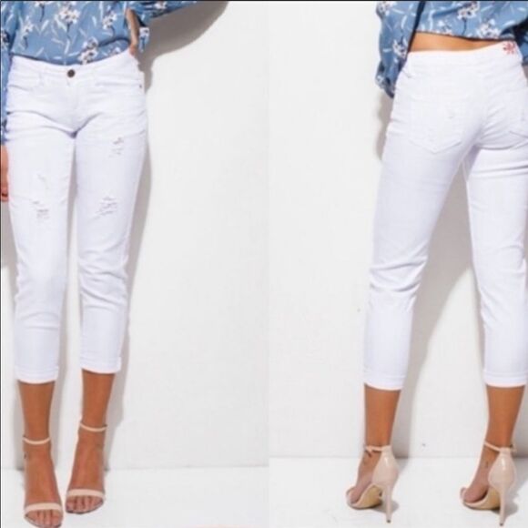 Distressed Cropped Jeans - Picture 3 of 16